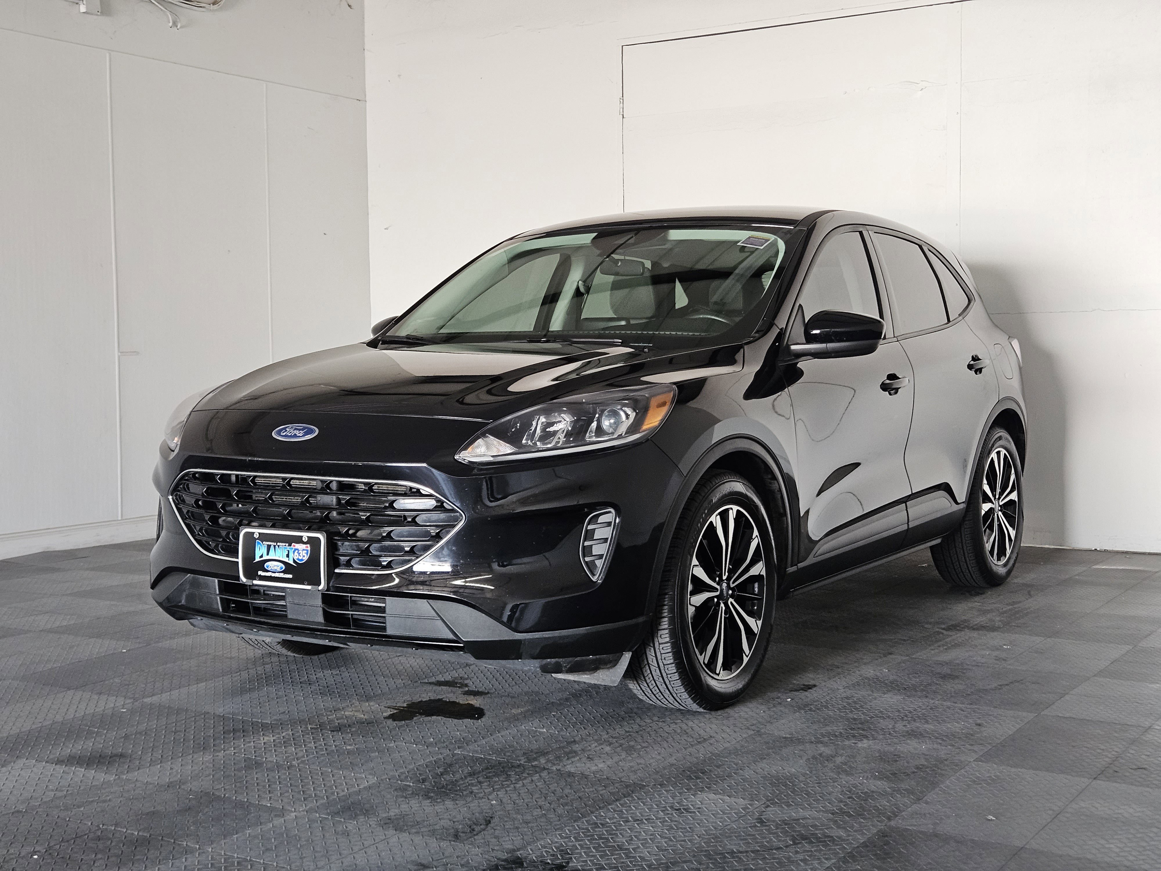 Certified 2021 Ford Escape SE w/ SE Sport Appearance Package