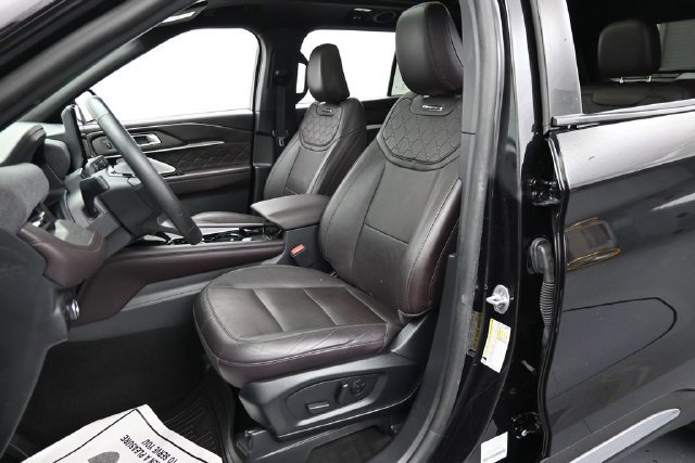 Certified 2025 Ford Explorer Platinum w/ LUX Leather Package AWD/4WD image 11