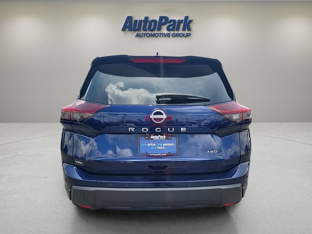 Used 2025 Nissan Rogue SV AWD/4WD image 7