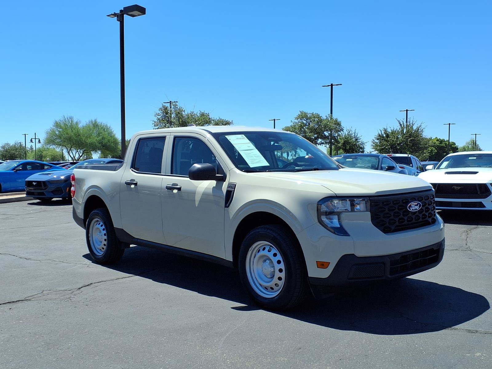 Certified 2025 Ford Maverick XL FWD image 8