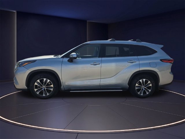 Used 2021 Toyota Highlander XLE FWD image 7
