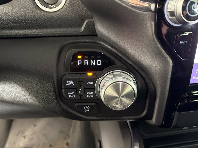 Used 2025 RAM 1500 Laramie AWD/4WD image 27