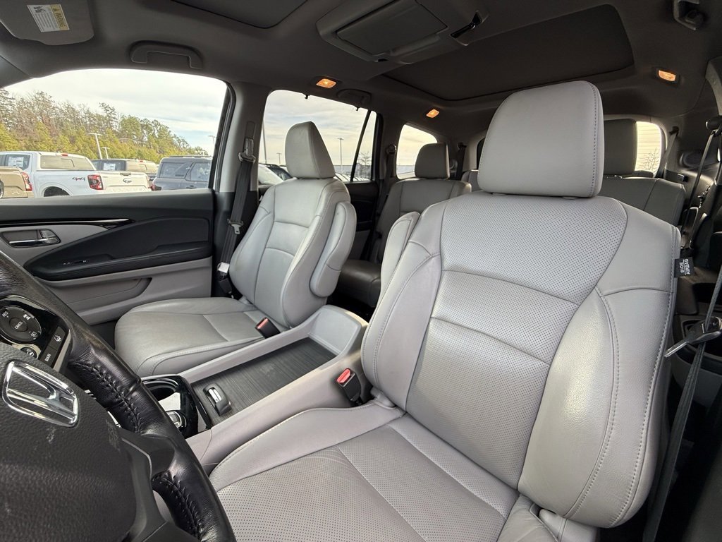 Used 2019 Honda Pilot Elite image 22