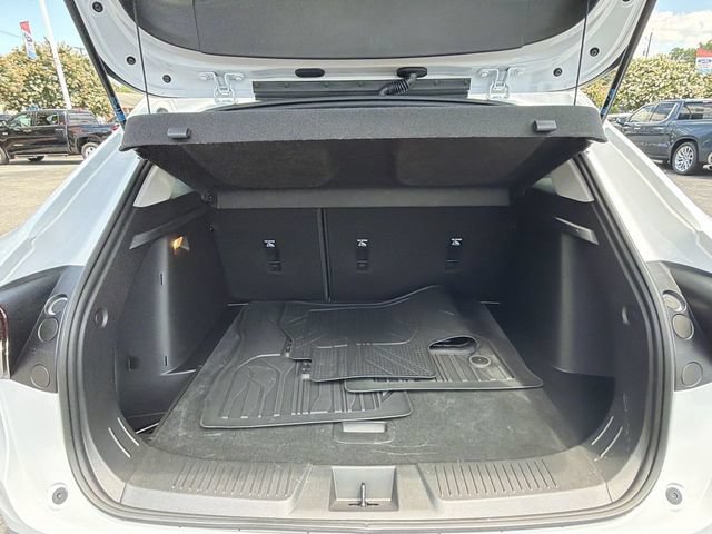 Used 2025 Chevrolet Trax LT FWD image 24