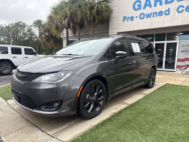 Used 2020 Chrysler Pacifica Touring-L Plus FWD image 9