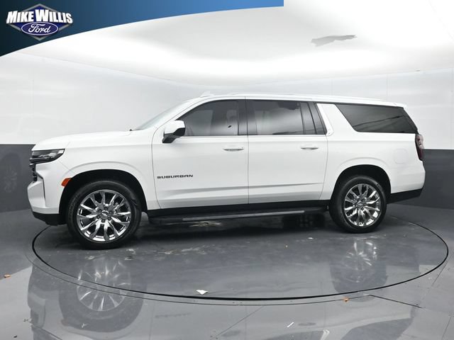 Used 2022 Chevrolet Suburban LT RWD image 4