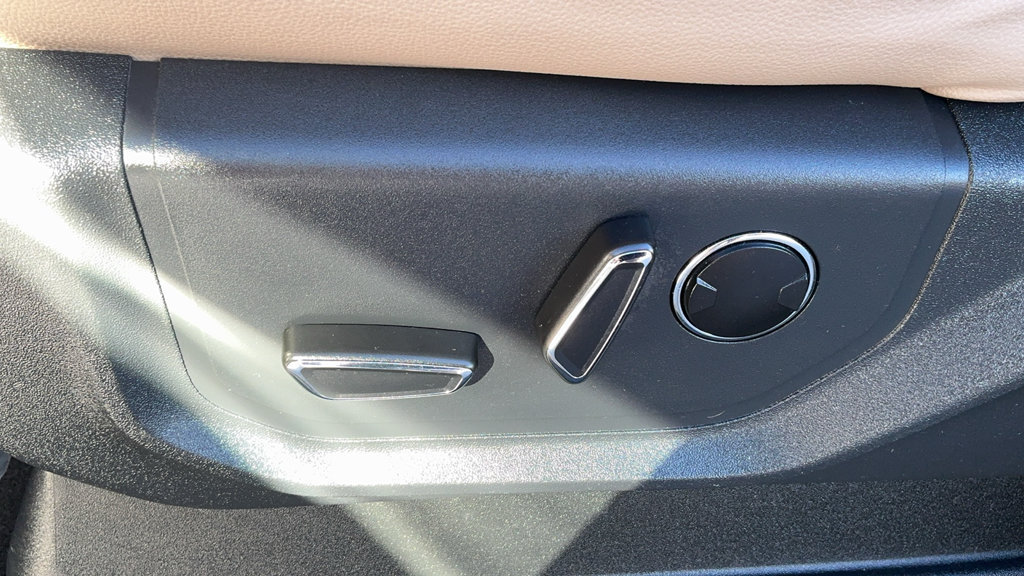 Certified 2024 Ford Expedition Limited AWD/4WD image 28