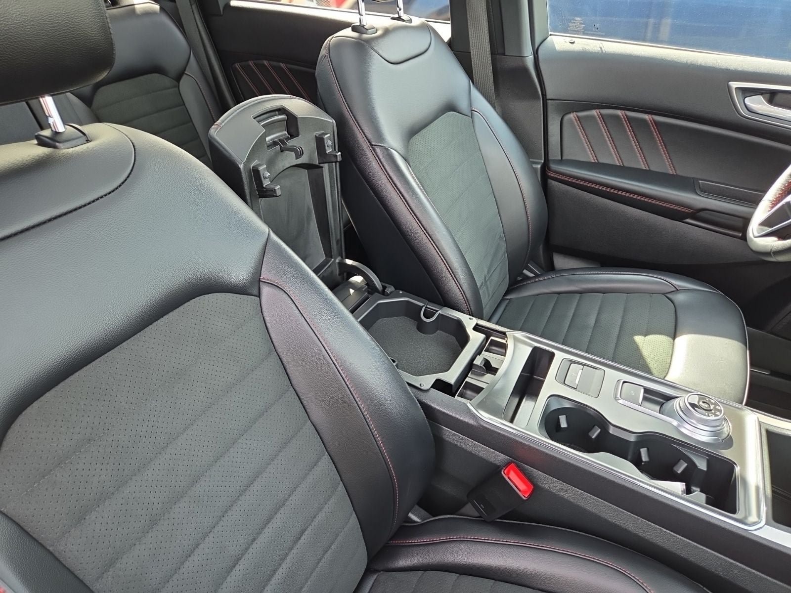 Certified 2024 Ford Edge ST-Line AWD/4WD image 39