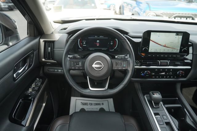 Used 2024 Nissan Pathfinder Platinum FWD image 22
