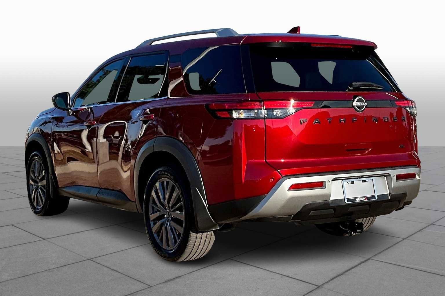 Used 2023 Nissan Pathfinder SL w/ SL Premium Package image 4