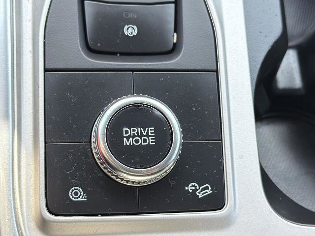 Certified 2022 Ford Explorer XLT w/ Equipment Group 202A image 28