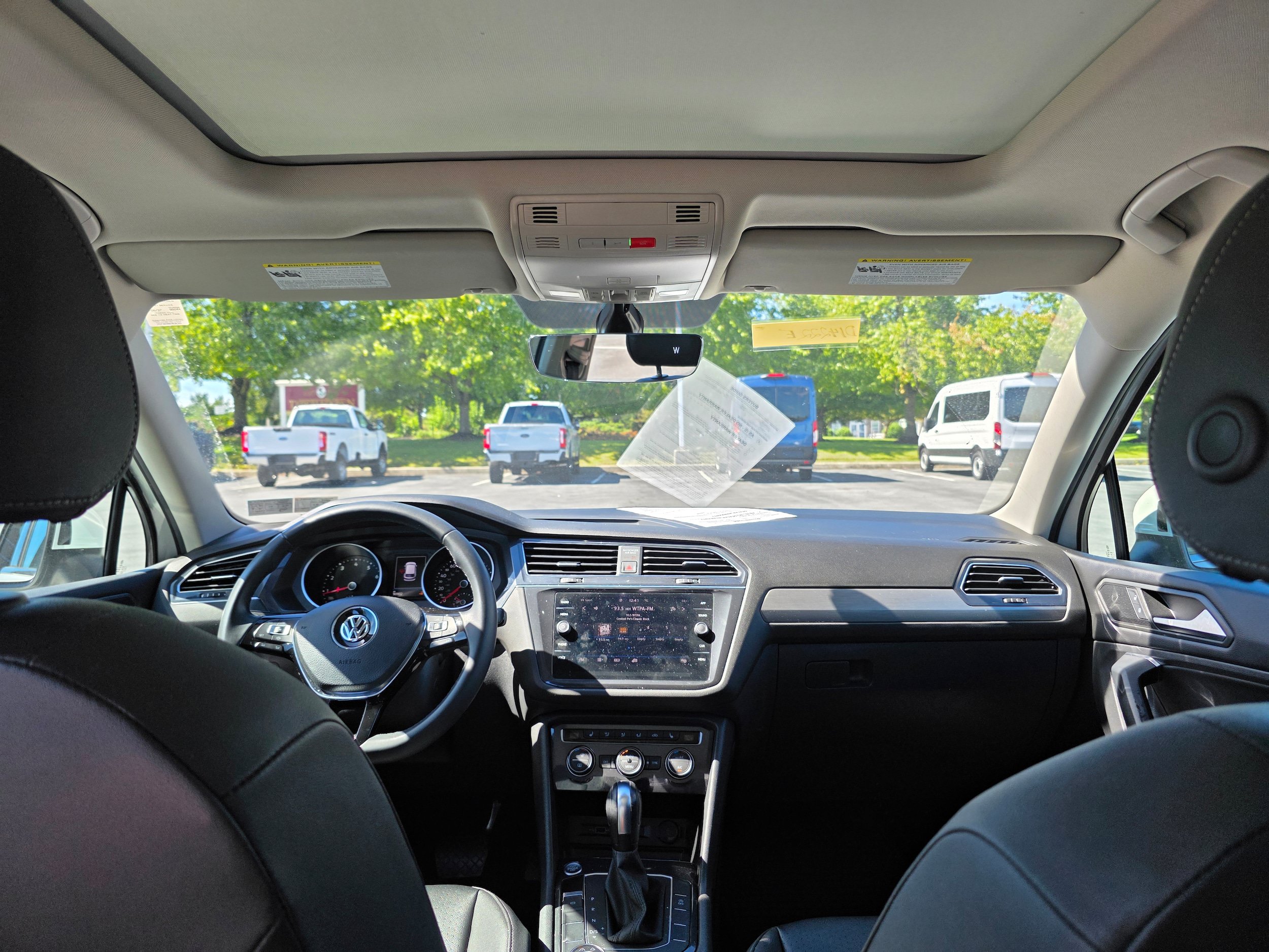 Used 2020 Volkswagen Tiguan SE w/ Panoramic Sunroof Package AWD/4WD image 11