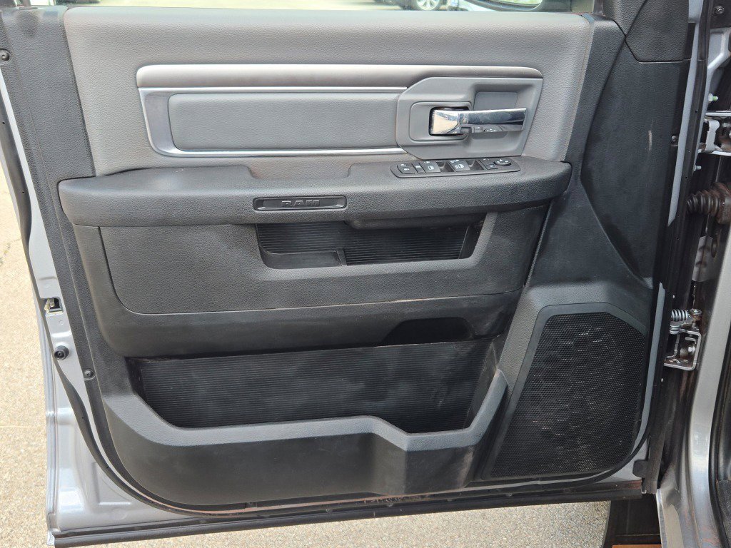 Used 2022 RAM 1500 Classic SLT image 18