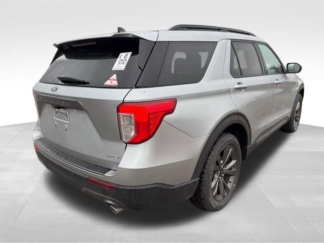 Certified 2024 Ford Explorer XLT w/ Equipment Group 202A image 4