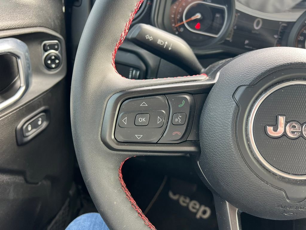 Used 2024 Jeep Wrangler Unlimited Rubicon w/ Technology Group image 24