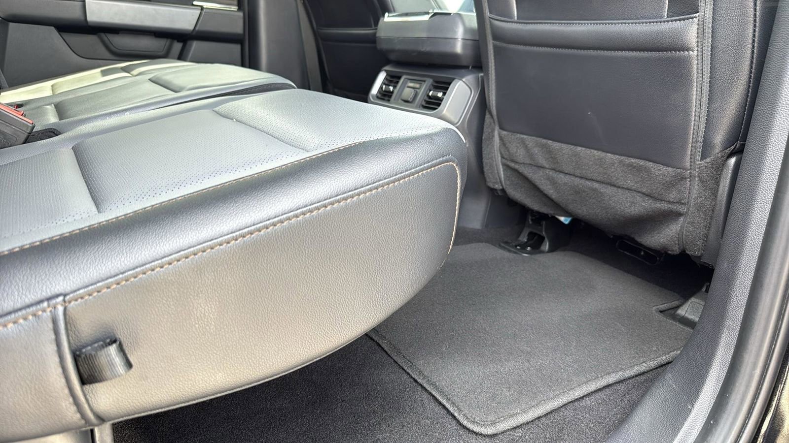 Certified 2024 Ford F150 Lightning Lariat image 27