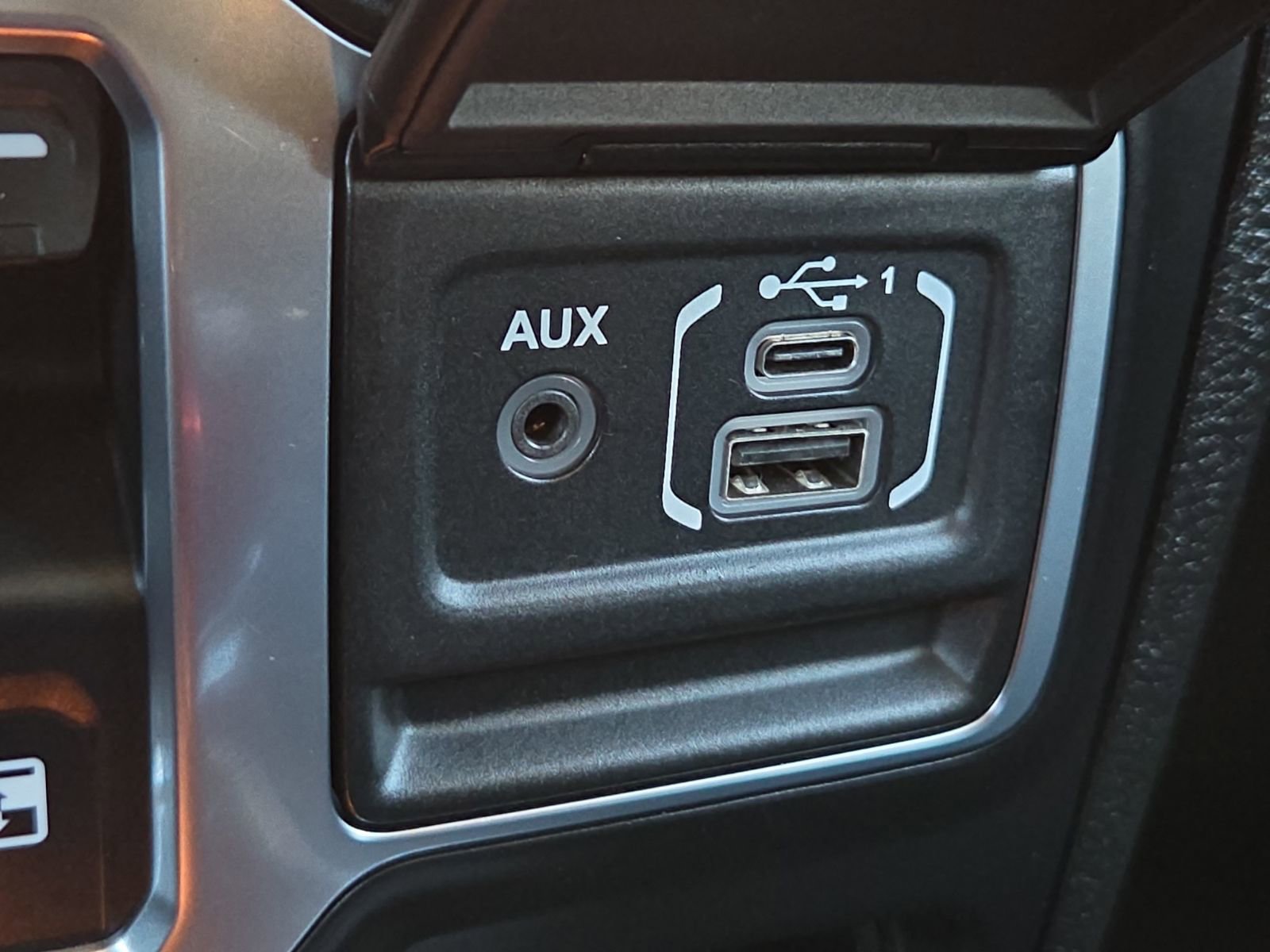 Used 2024 Jeep Wrangler Sport S image 18