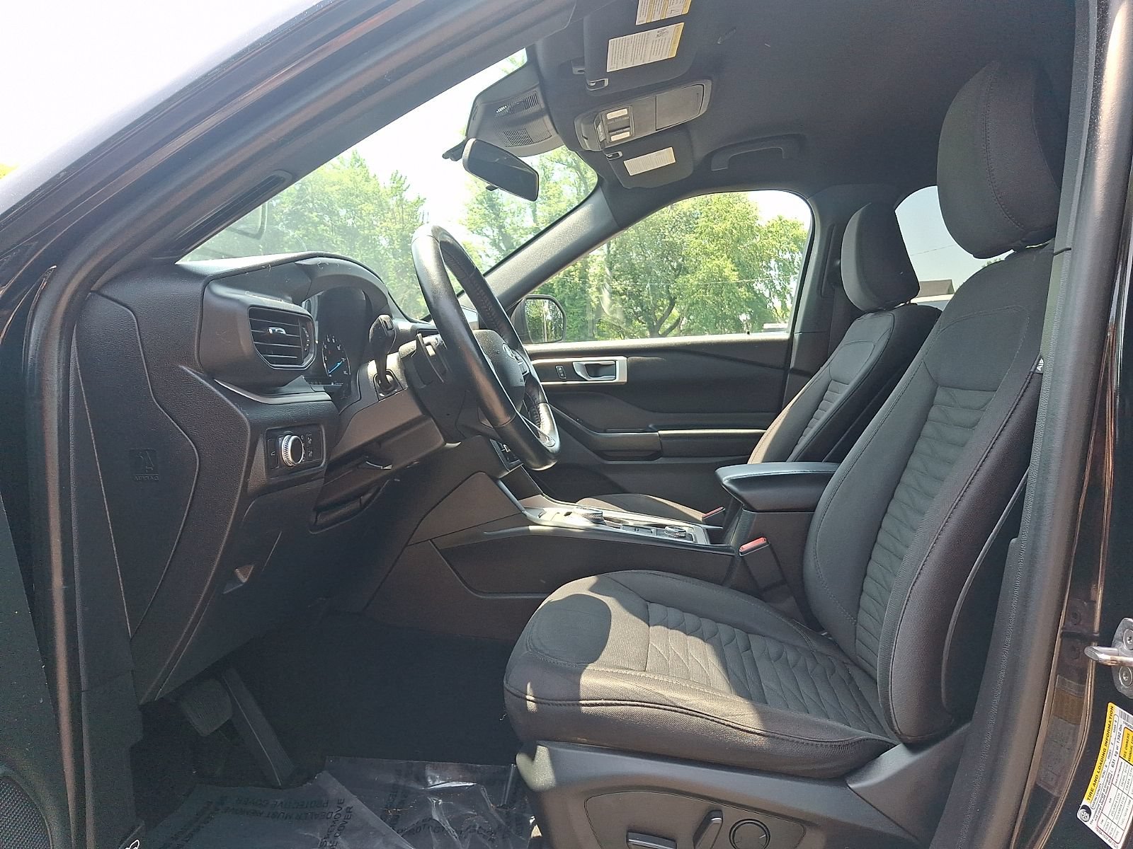 Certified 2020 Ford Explorer XLT w/ Comfort Package AWD/4WD image 14