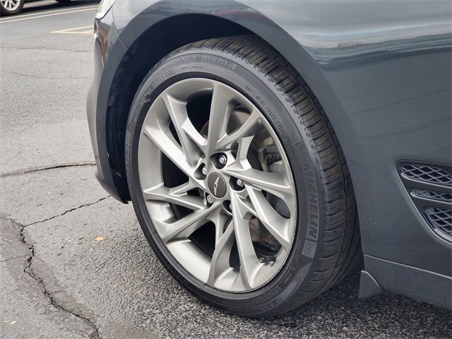 Used 2022 Genesis G70 2.0T image 32