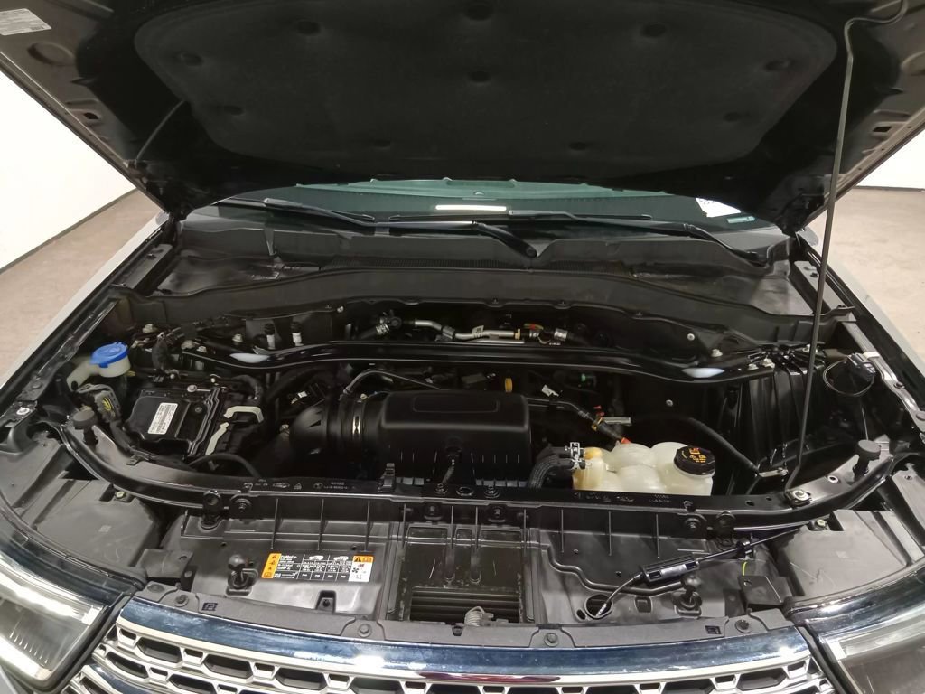 Certified 2022 Ford Explorer Limited w/ Equipment Group 301A image 11
