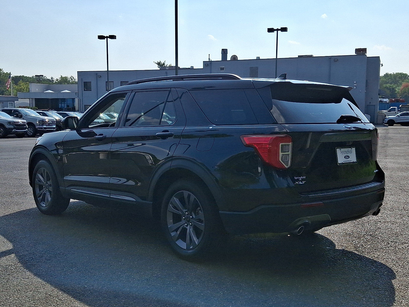 Certified 2024 Ford Explorer XLT w/ Equipment Group 202A AWD/4WD image 4