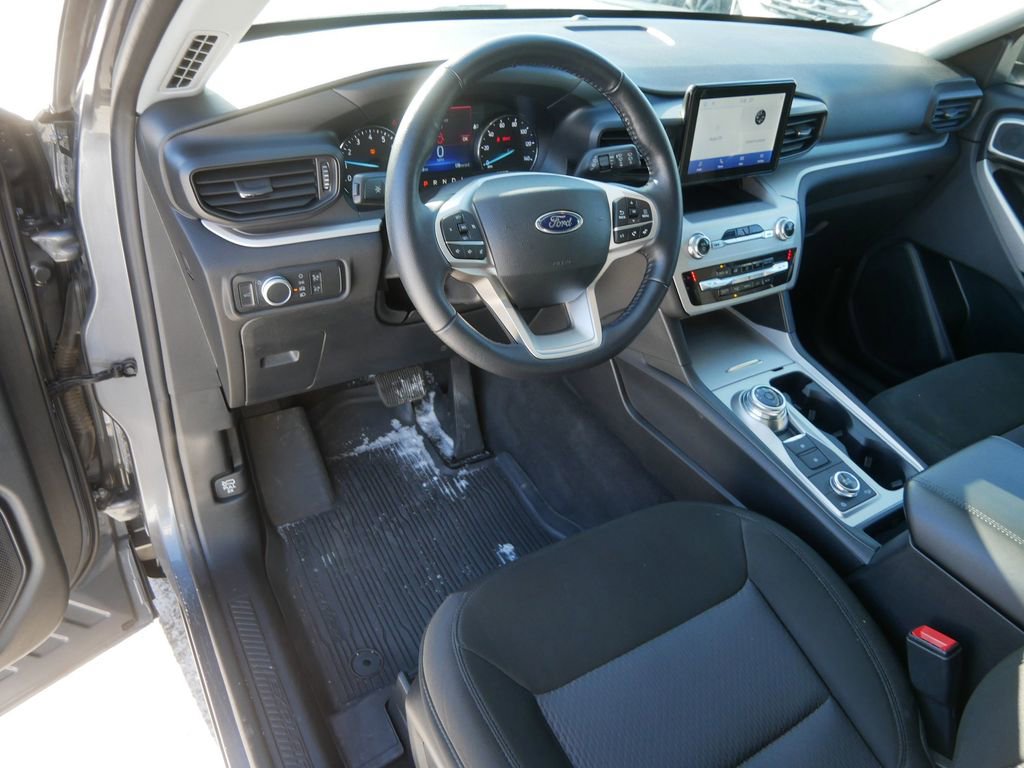 Certified 2022 Ford Explorer XLT w/ Class IV Trailer Tow Package image 10