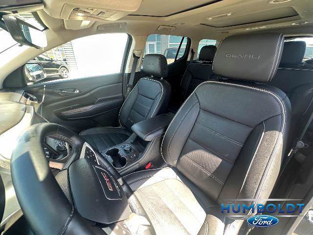 Used 2023 GMC Acadia Denali w/ Denali Ultimate Package AWD/4WD image 15