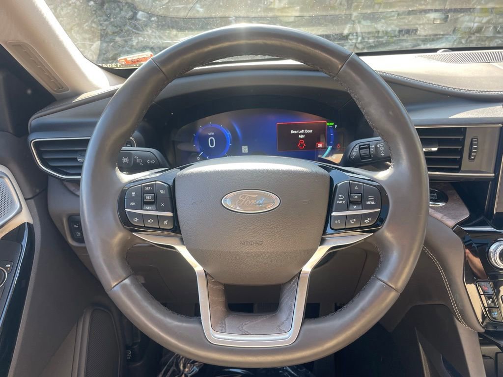 Certified 2022 Ford Explorer Platinum w/ Technology Package image 19