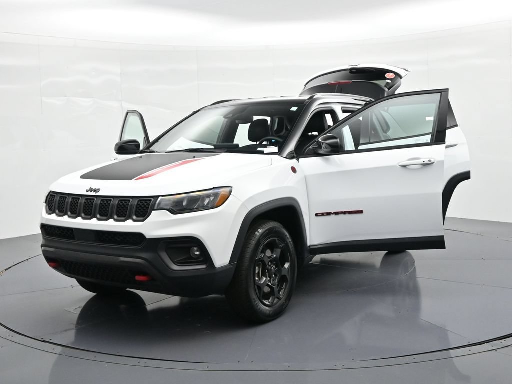 Used 2023 Jeep Compass Trailhawk AWD/4WD image 31