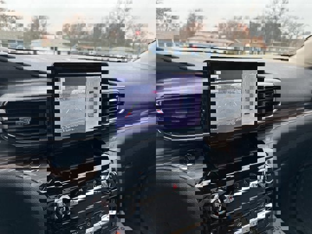 Certified 2022 Ford Explorer Limited w/ Hybrid Equipment Group 310A image 3