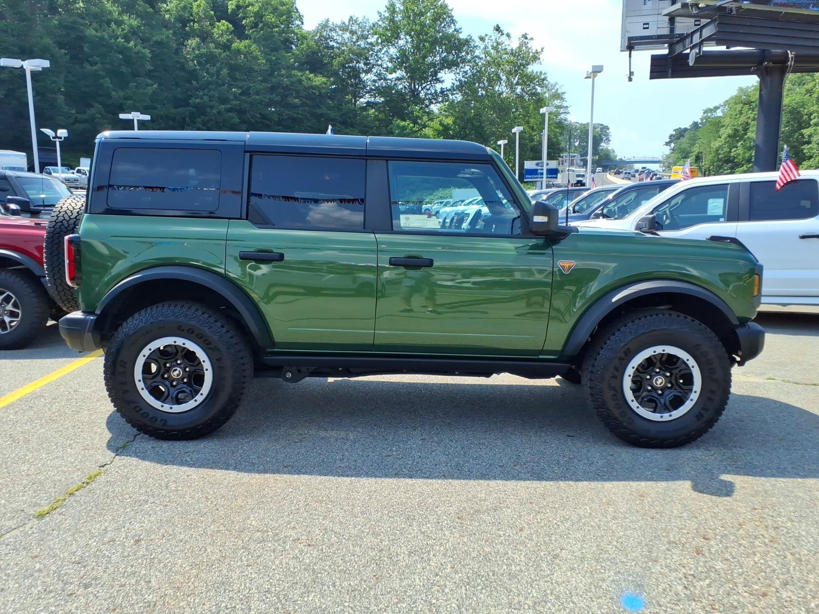 Certified 2025 Ford Bronco Badlands AWD/4WD image 9