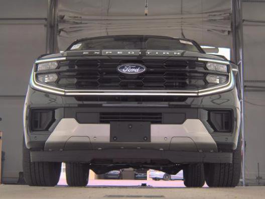 Certified 2025 Ford Expedition Platinum AWD/4WD image 2