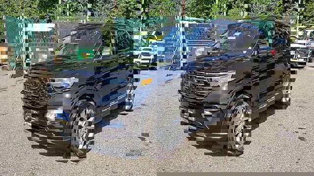 Certified 2022 Ford Explorer XLT w/ Equipment Group 202A image 2