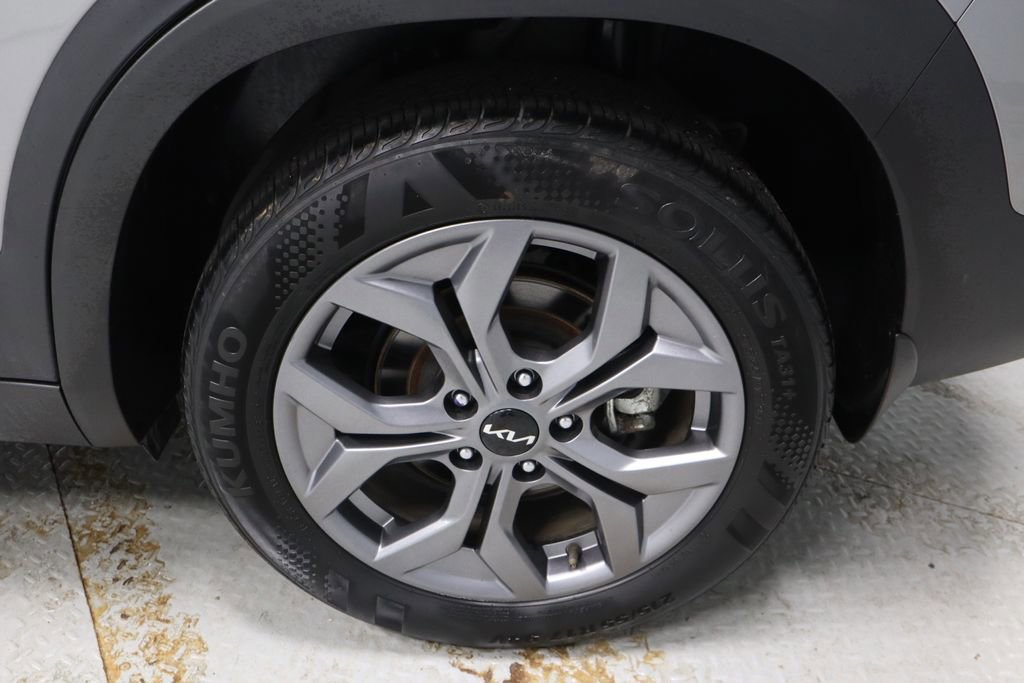 Used 2024 Kia Seltos LX image 19