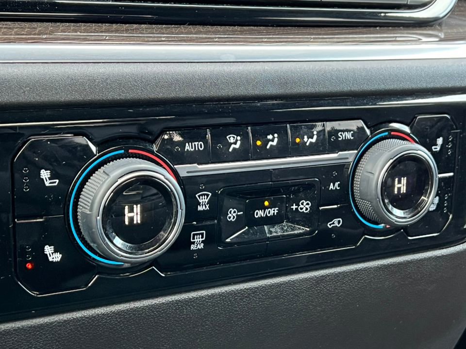 Used 2025 Chevrolet Silverado 2500 LT w/ Convenience Package image 31