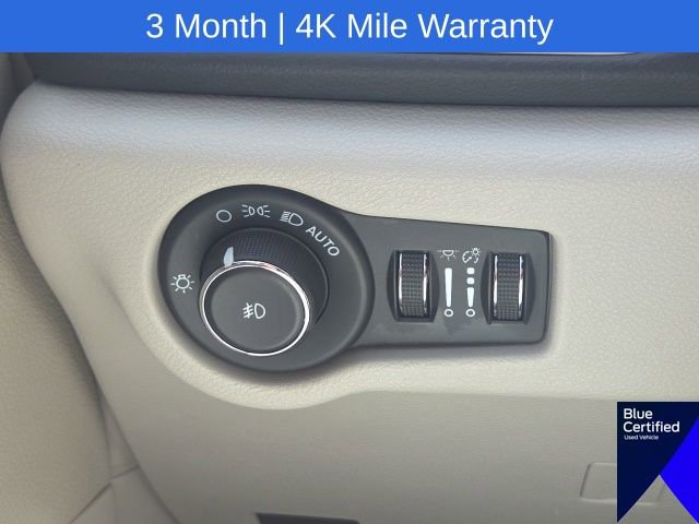 Used 2023 Chrysler Pacifica Touring-L FWD image 31