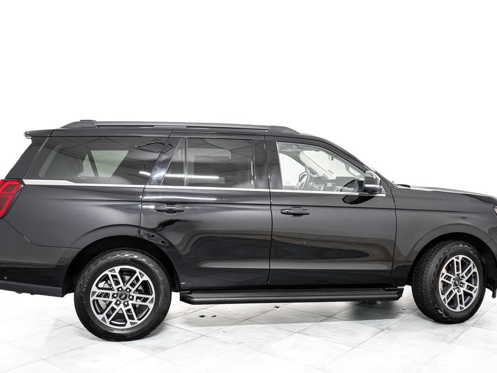 Certified 2025 Ford Expedition Active AWD/4WD image 7