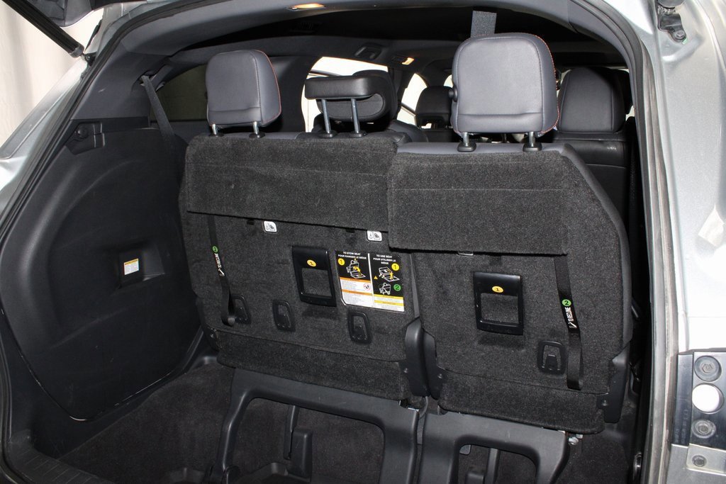 Used 2021 Toyota Sienna XSE w/ XSE Plus Package image 16