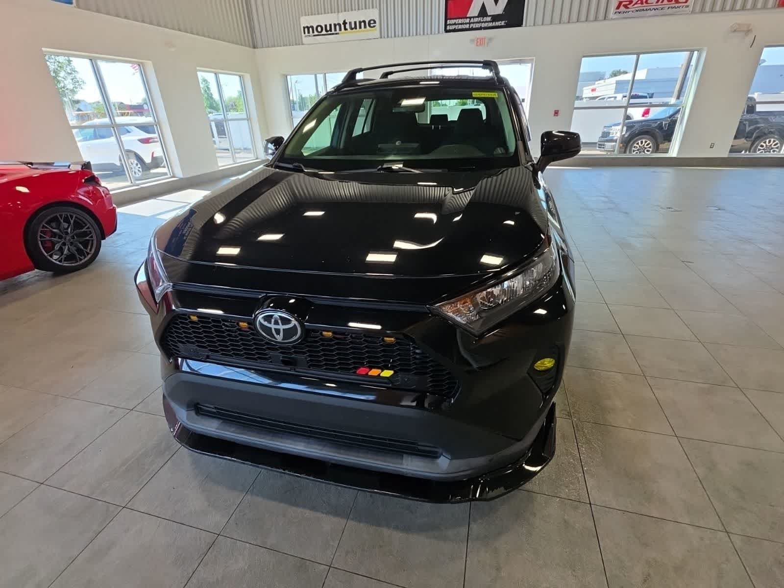 Used 2020 Toyota RAV4 LE w/ All Weather Liner Package AWD/4WD image 4