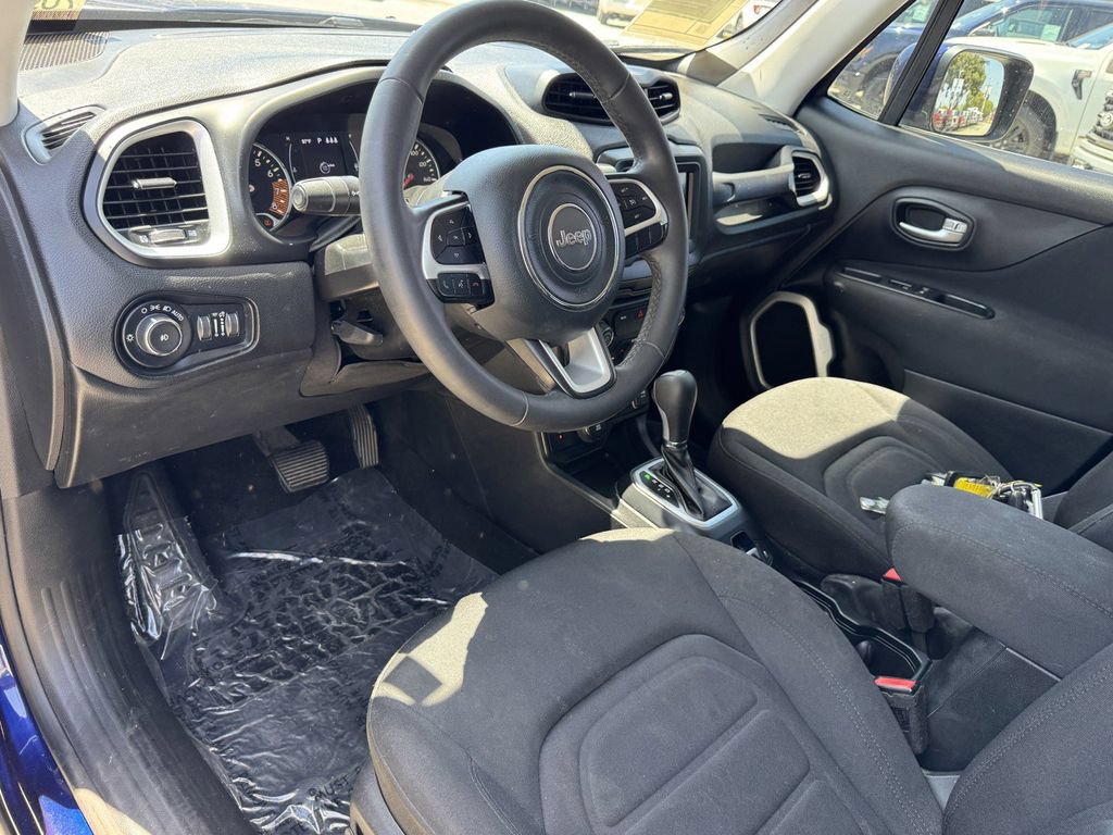 Used 2019 Jeep Renegade Latitude AWD/4WD image 13
