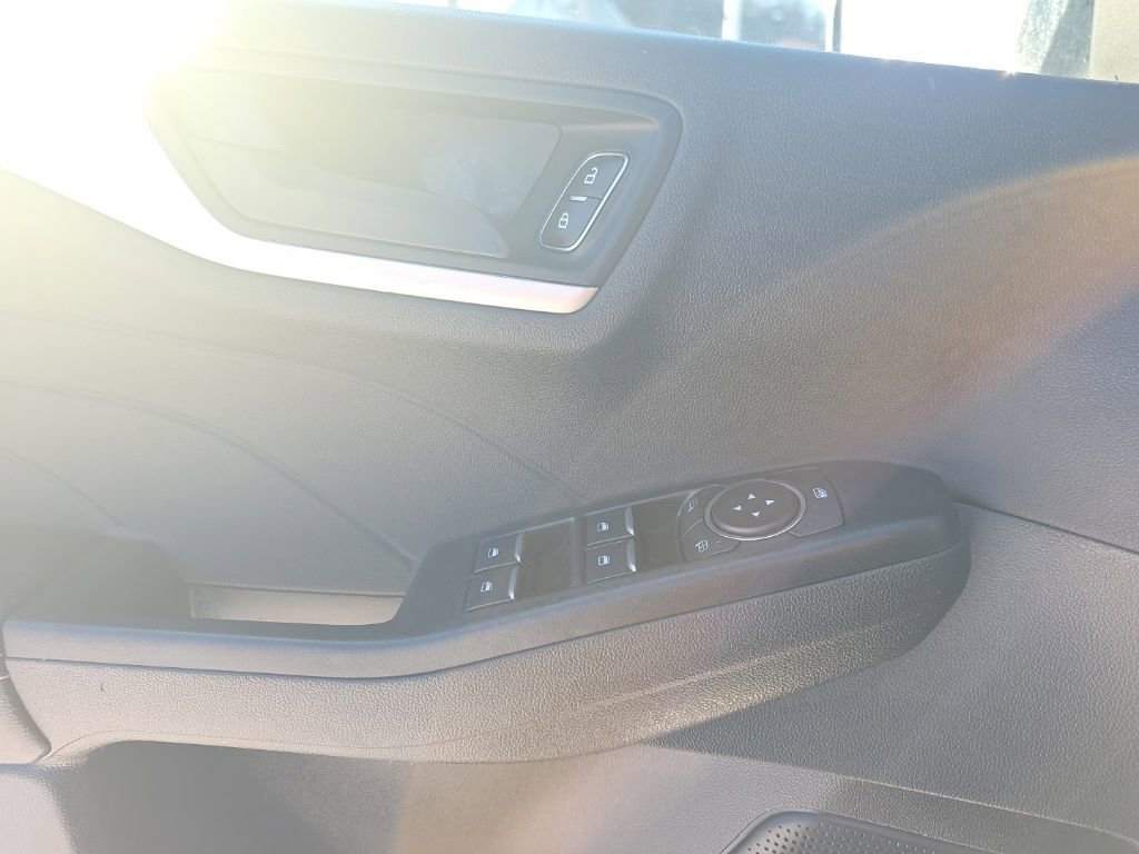 Certified 2022 Ford Escape SE w/ Cold Weather Package image 12