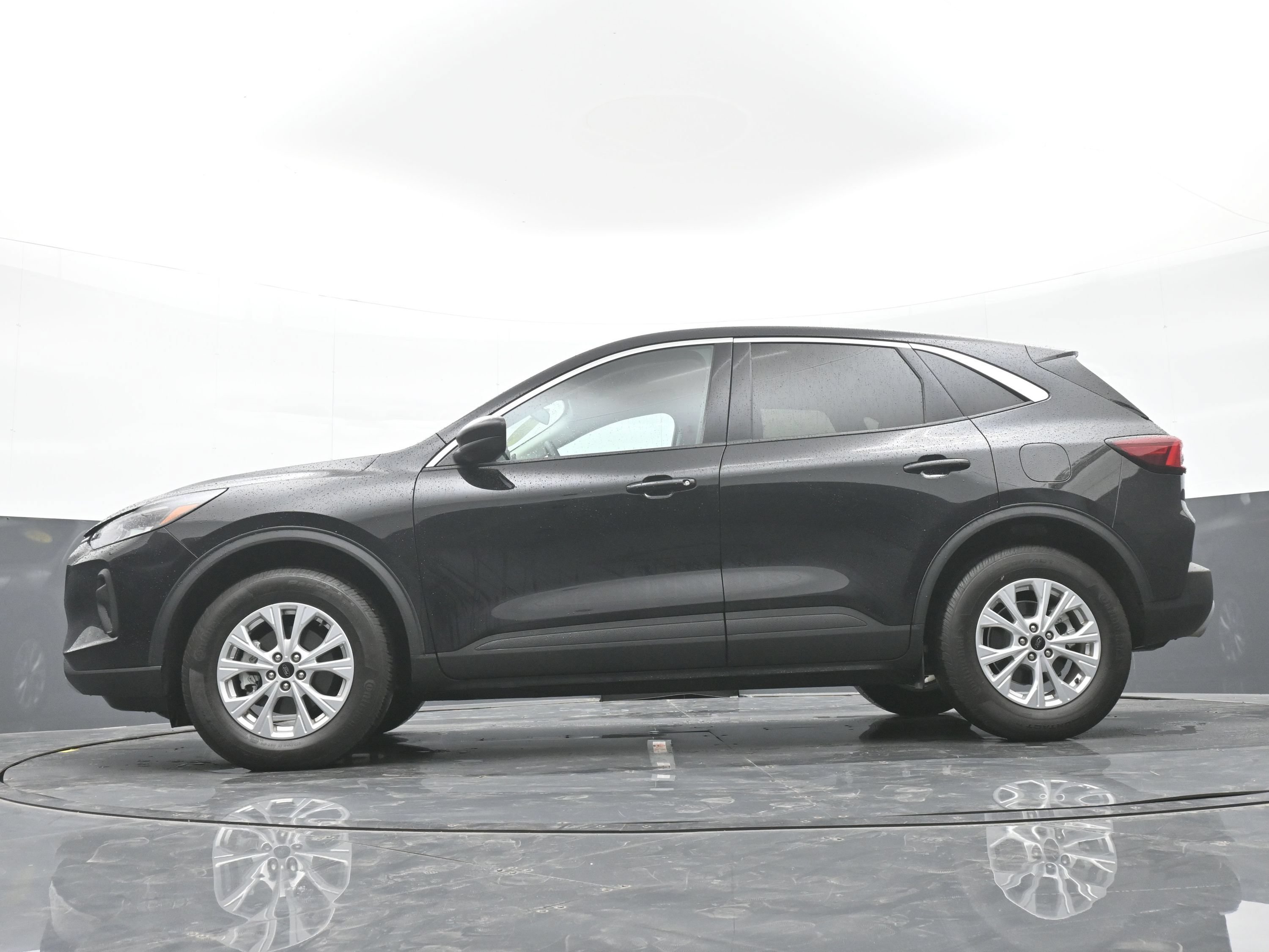 Certified 2024 Ford Escape Active AWD/4WD image 44