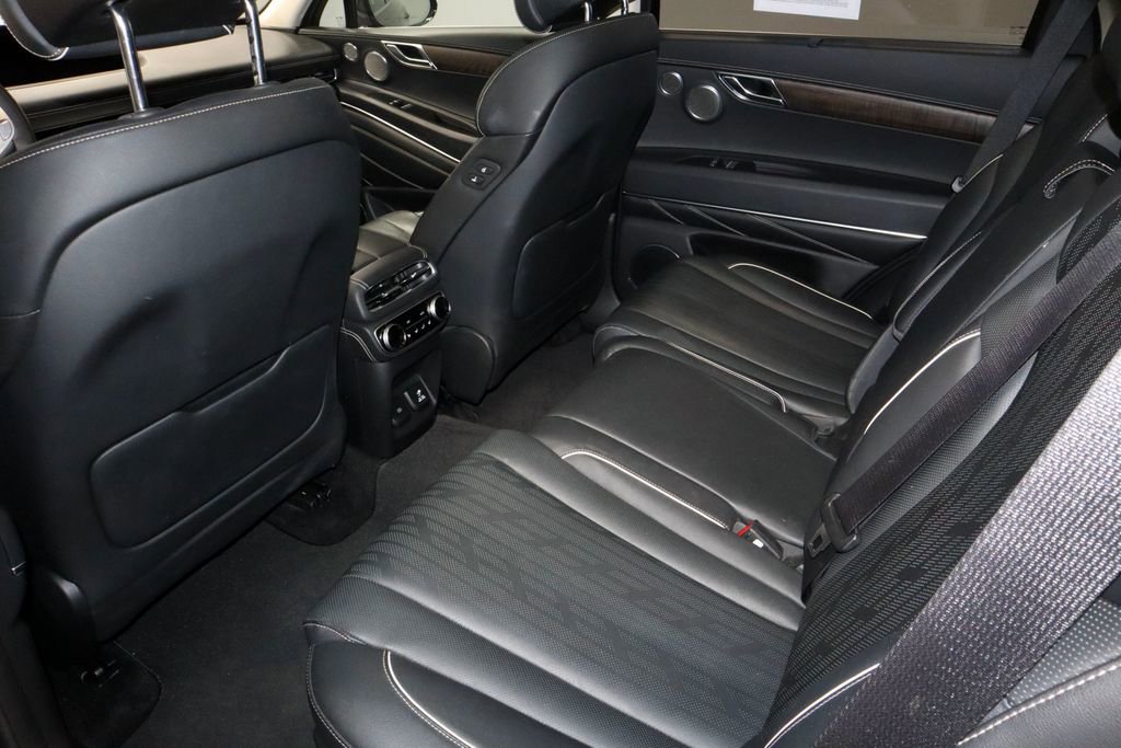 Used 2022 Genesis GV80 2.5T w/ Prestige Package 04 AWD/4WD image 22