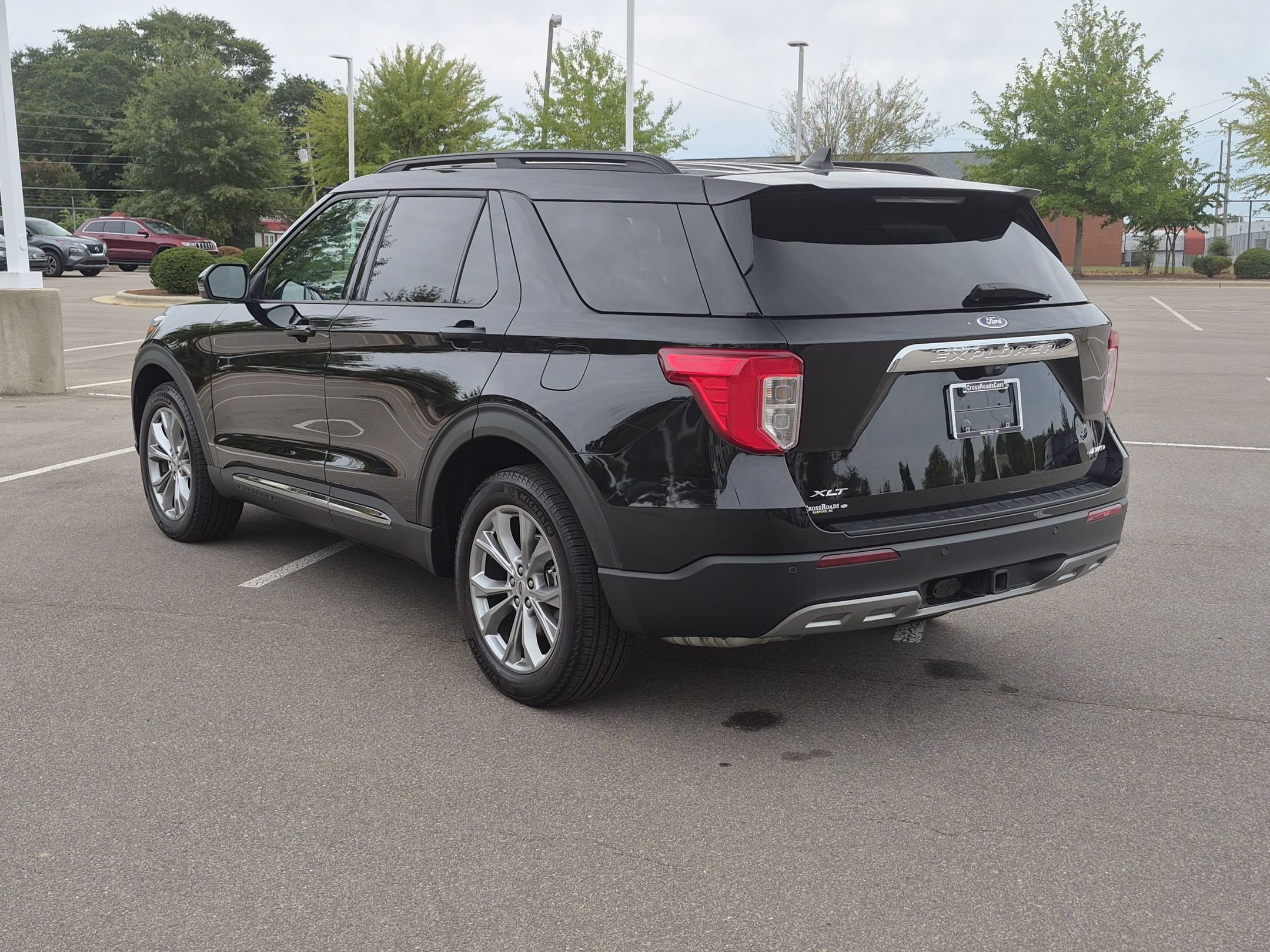 Certified 2024 Ford Explorer XLT w/ Equipment Group 202A AWD/4WD image 6