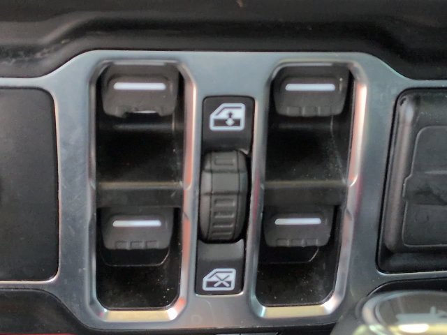 Used 2024 Jeep Wrangler Unlimited Rubicon w/ Convenience Group AWD/4WD image 29