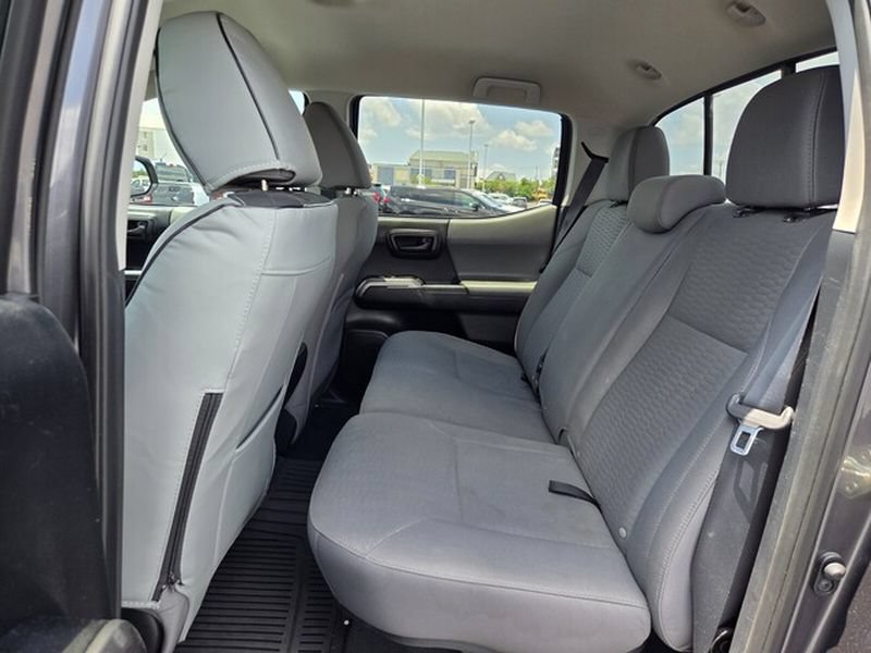 Used 2017 Toyota Tacoma SR5 w/ Tow Package AWD/4WD image 12