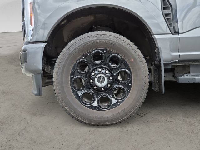 Certified 2025 Ford F250 XLT w/ Black Appearance Package AWD/4WD image 9