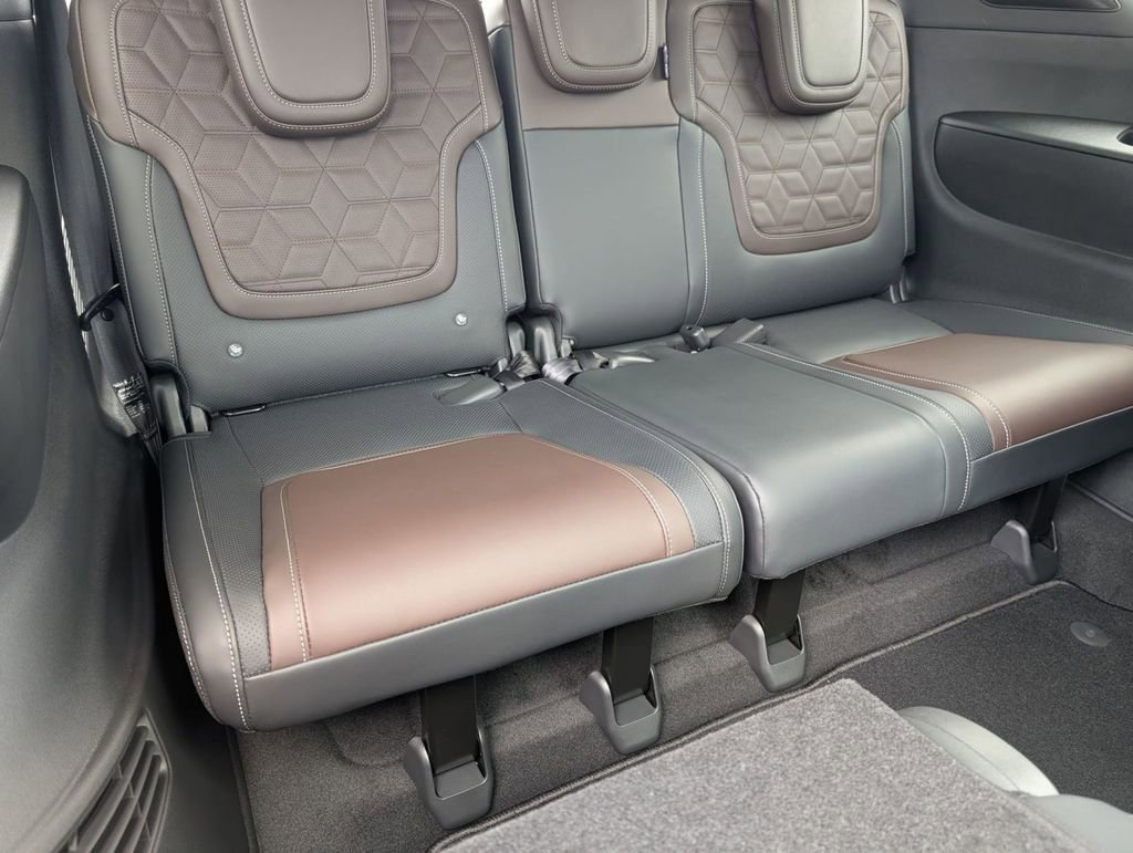 Used 2025 Nissan Armada Platinum image 49