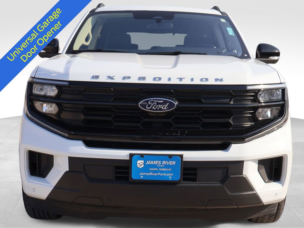 Certified 2025 Ford Expedition Active AWD/4WD image 7