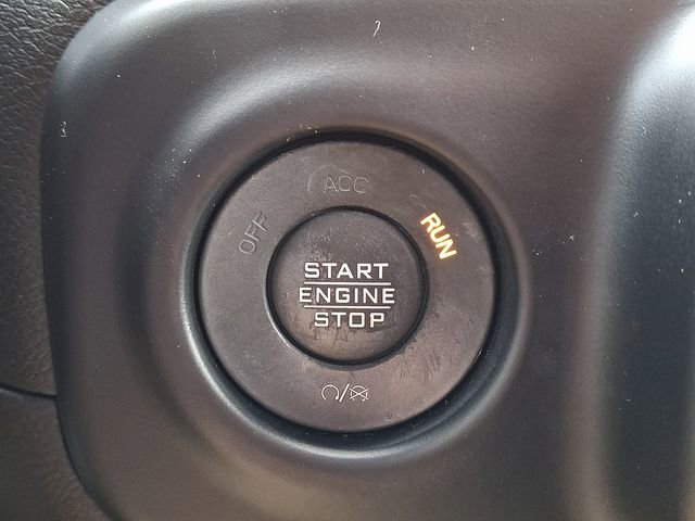 Used 2023 Jeep Wrangler Unlimited Sahara w/ Cold Weather Group AWD/4WD image 21